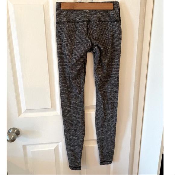 Lululemon Wunder Unders - Picture 2 of 6